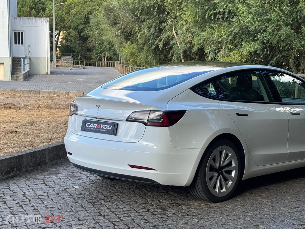 Tesla Model 3 Standard Range Plus RWD