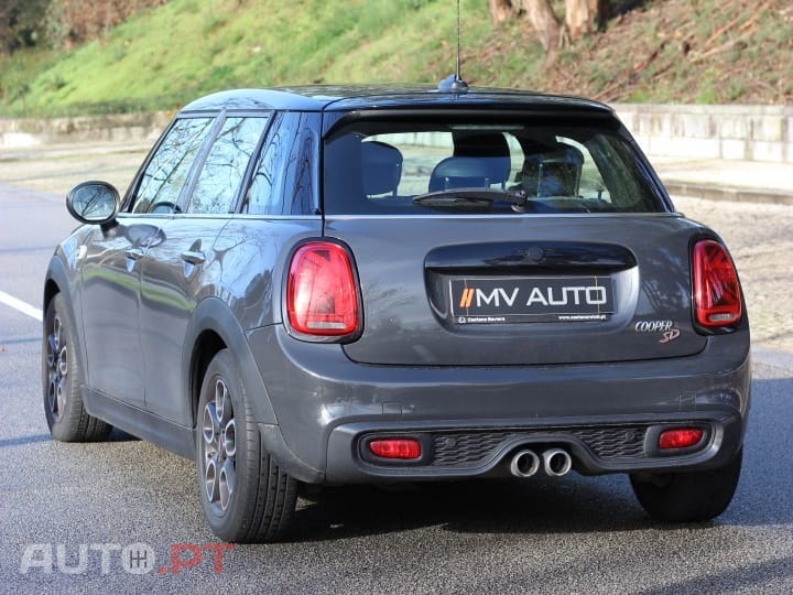 MINI Cooper Cooper SD Auto Desportiva