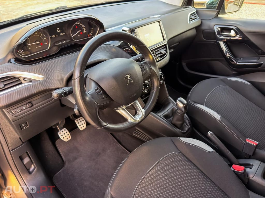 Peugeot 208 1.2 PURETECH