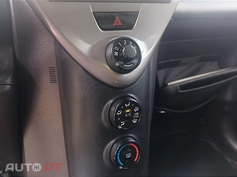 Toyota iQ 1.0 +