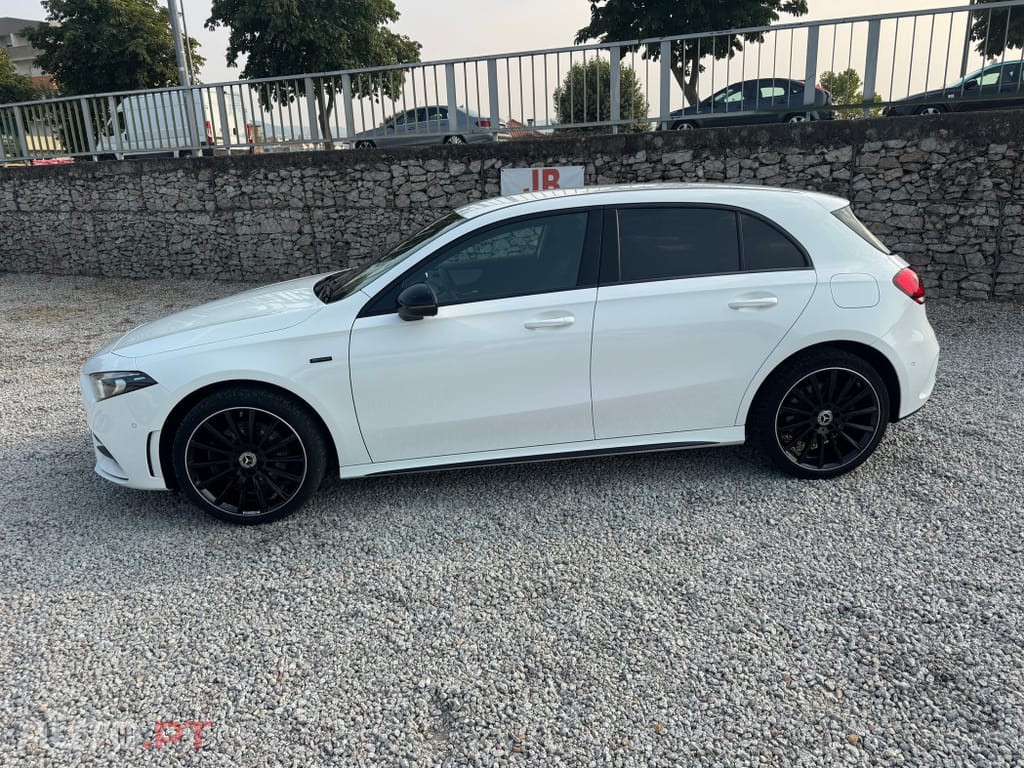 Mercedes-Benz A 250 e AMG Line