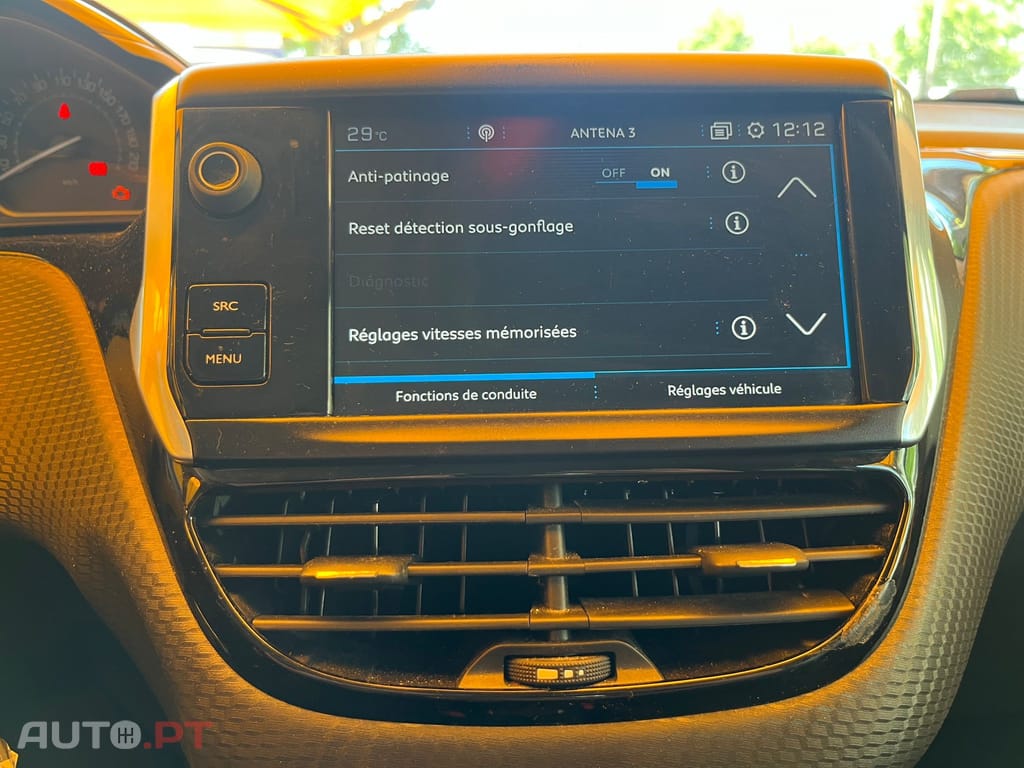 Peugeot 2008 1.2 e-VTi Style