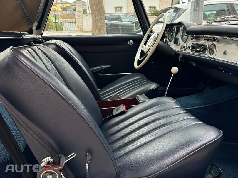 Mercedes-Benz SL 230 Pagode