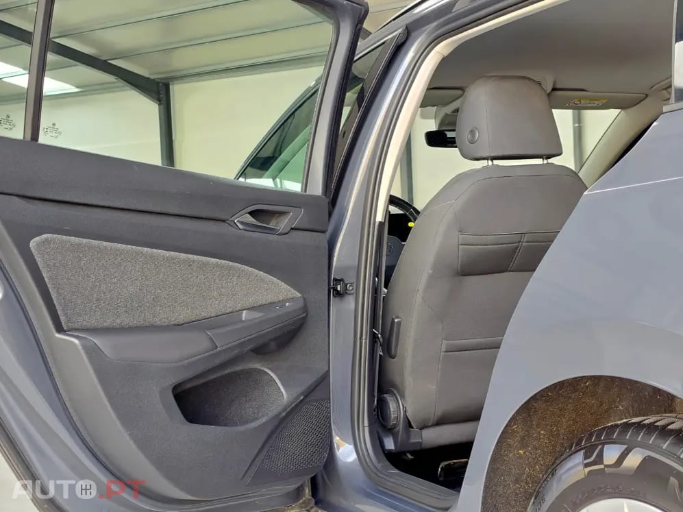 Volkswagen Golf Variant 1.0 eTSI Life DSG