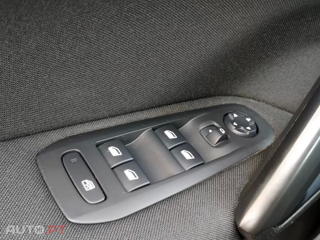 Peugeot 308 1.5 BlueHDi Business Line