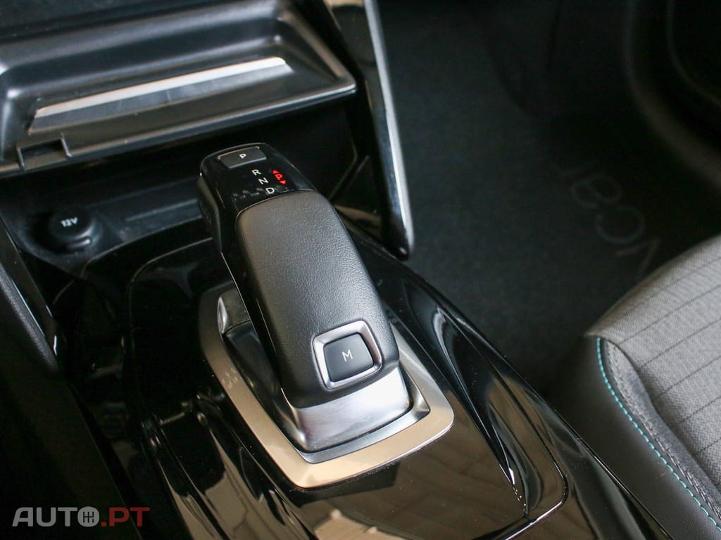 Peugeot 208 1.2 PureTech Allure EAT8
