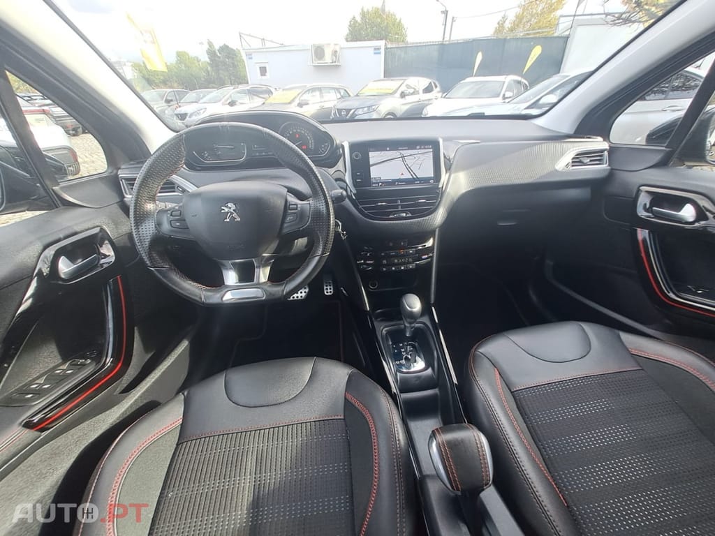 Peugeot 2008 1.2 PureTech GT Line EAT8