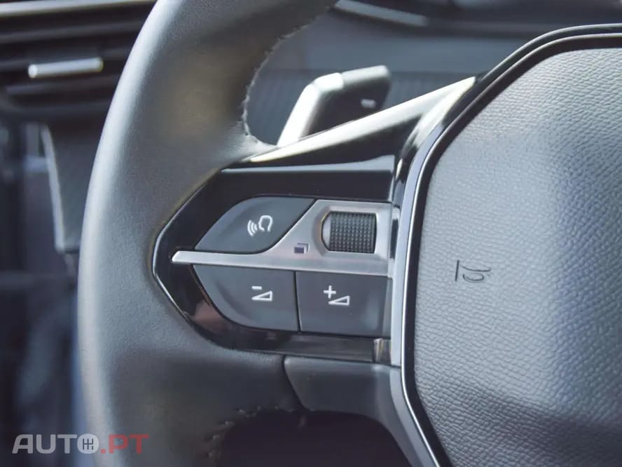 Peugeot 208 1.2 Hybrid Allure e-DCS6