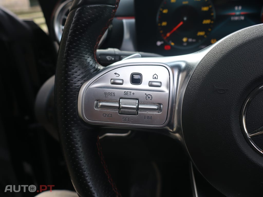 Mercedes-Benz CLA 180 d Shooting Brake AMG Premium Plus