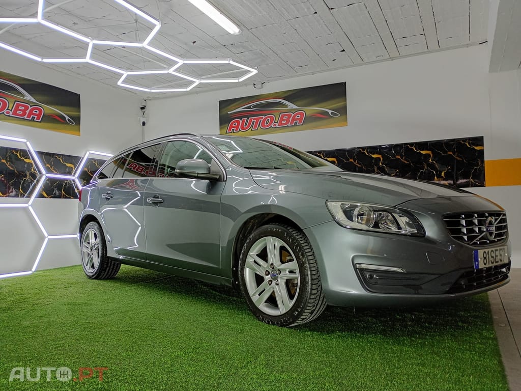 Volvo V60 2.0 D2 R-Design Momentum
