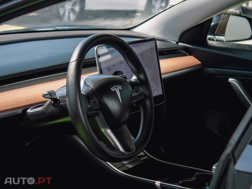 Tesla Model 3 Standard Range Plus RWD
