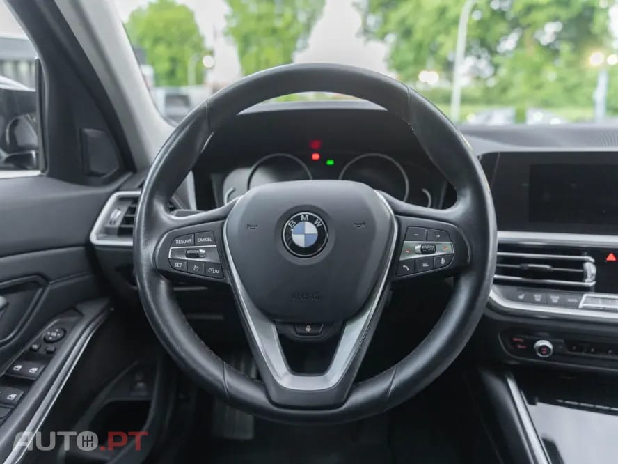 BMW 320 PACK M - LOOK M3