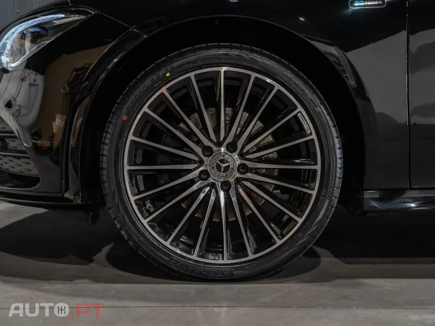 Mercedes-Benz CLA 250 e Shooting Brake AMG Line
