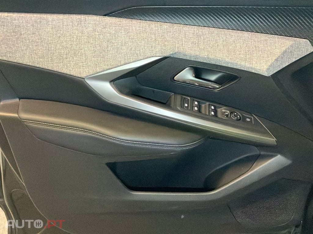Peugeot 3008 1.2 Hybrid Allure e-DCS6