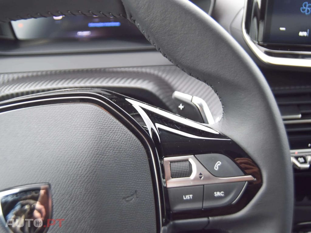 Peugeot 208 1.2 Hybrid Allure e-DCS6