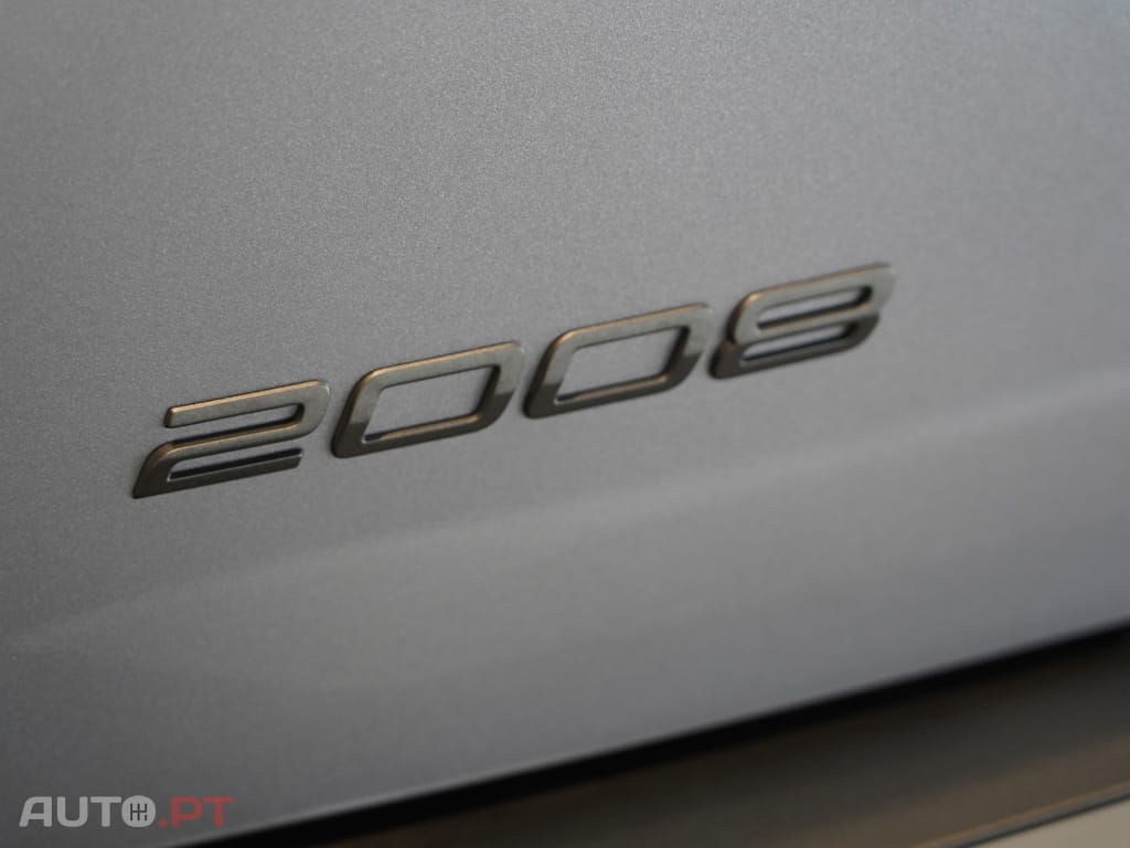 Peugeot 2008 1.2 PureTech Allure EAT8