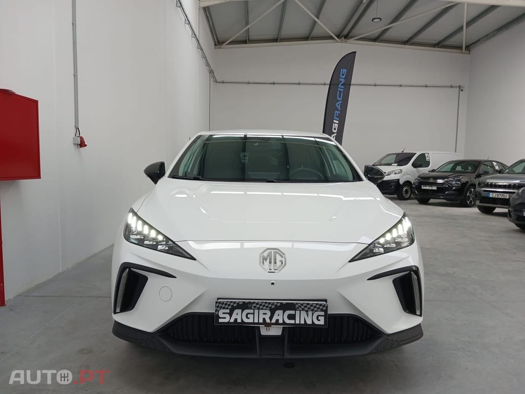 MG MG4 64 kWh Luxury