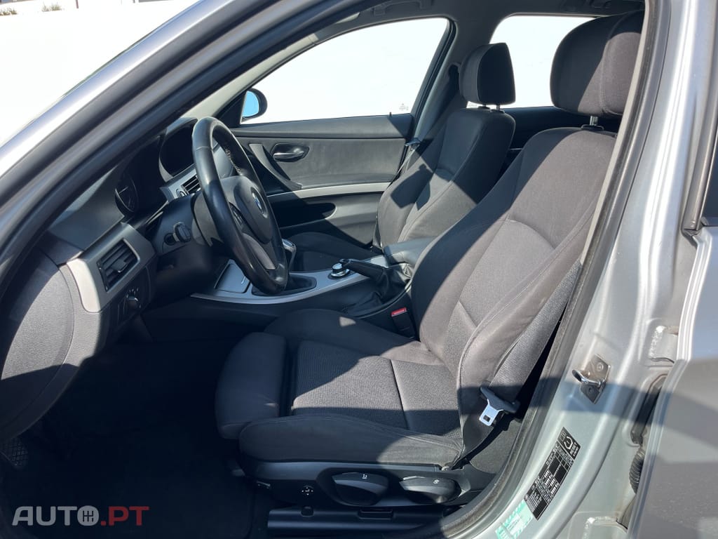 BMW 318 d Touring Navigation Sport