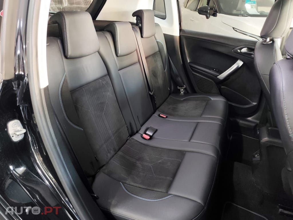 Peugeot 2008 1.6 BlueHDi Crossway