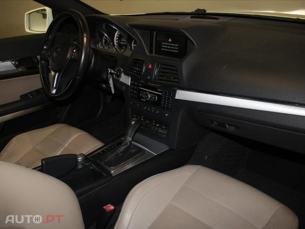 Mercedes-Benz E 220 CDi BlueEfficiency Auto