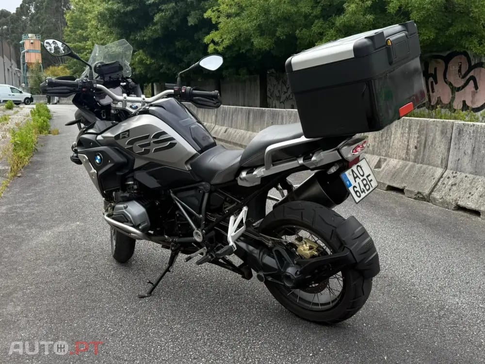BMW C 650 GT 1200 GS Exclusive triple back