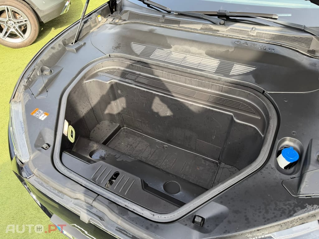 Ford Mustang Mach-E Alargada