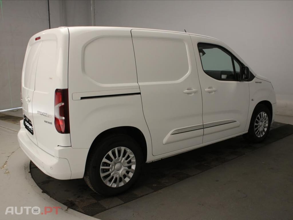 Toyota Proace City 50 kWh Medium Business Look