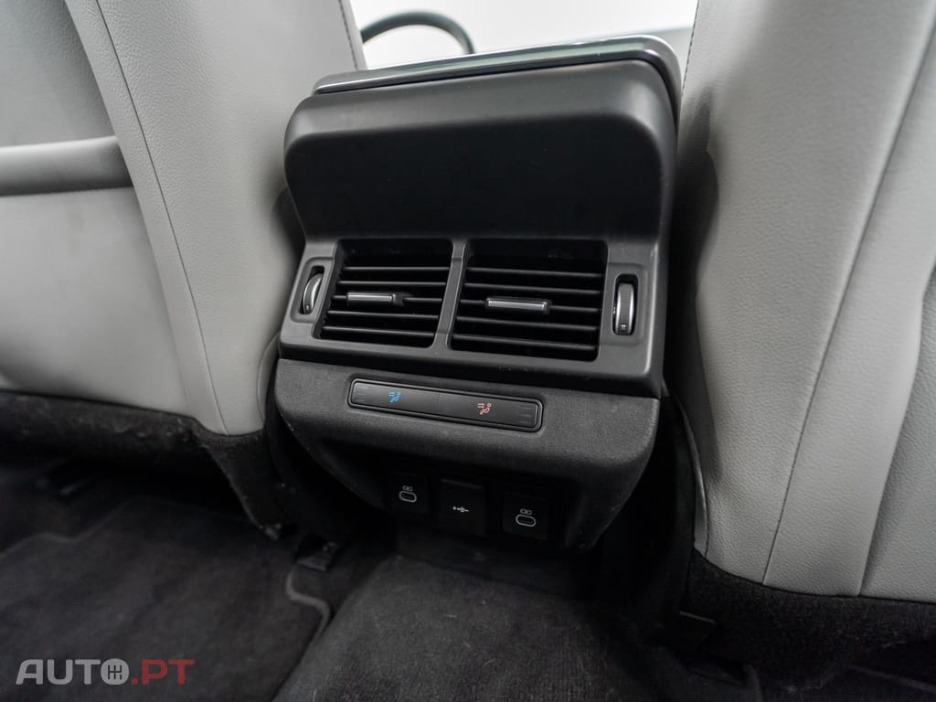 Land Rover Evoque 1.5 P300e AWD R-Dynamic S Auto