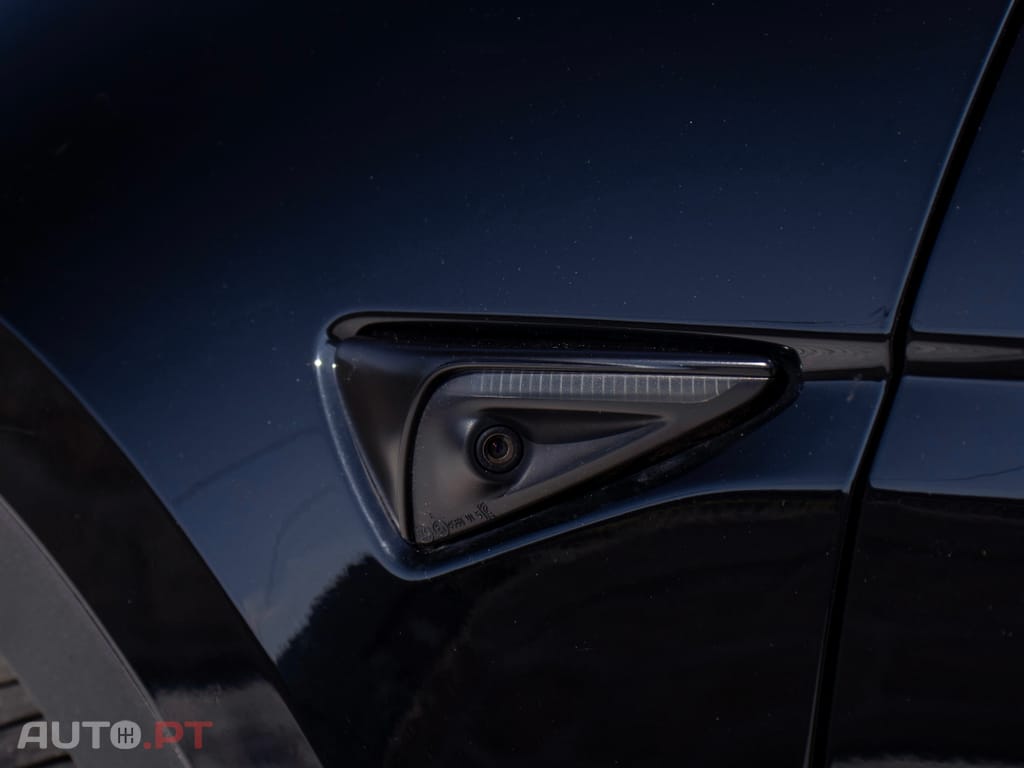 Tesla Model Y Long Range Dual Motor AWD