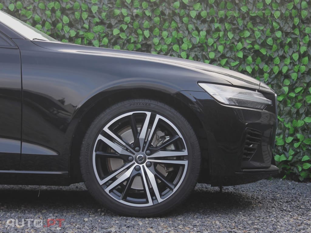 Volvo V60 2.0 T8 AWD TE R-Design