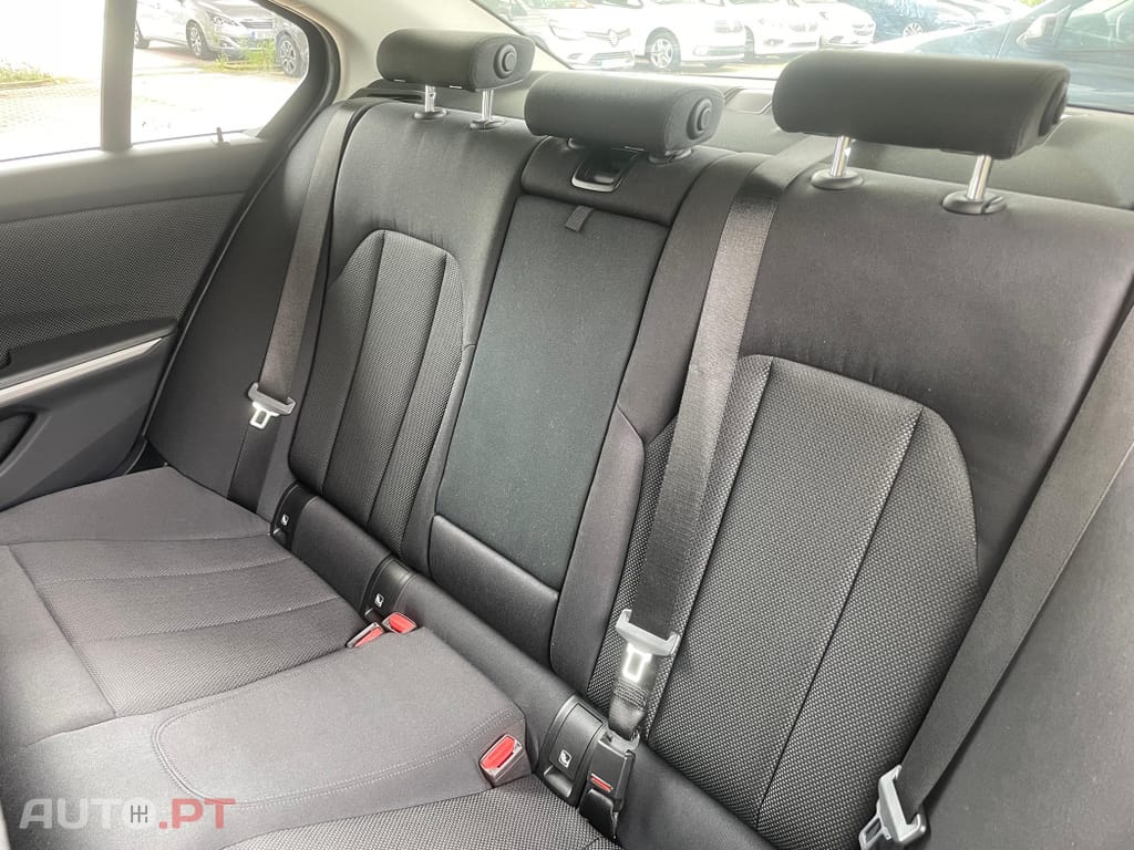 BMW 330 e iPerformance Advantage