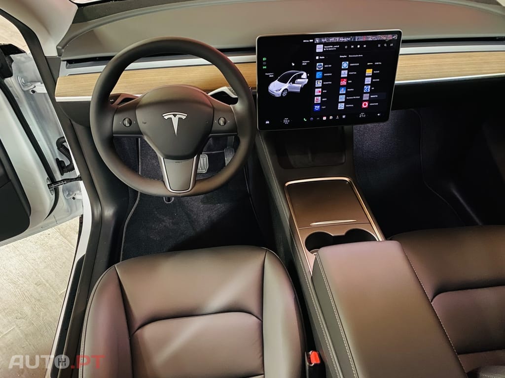Tesla Model Y Tração Traseira