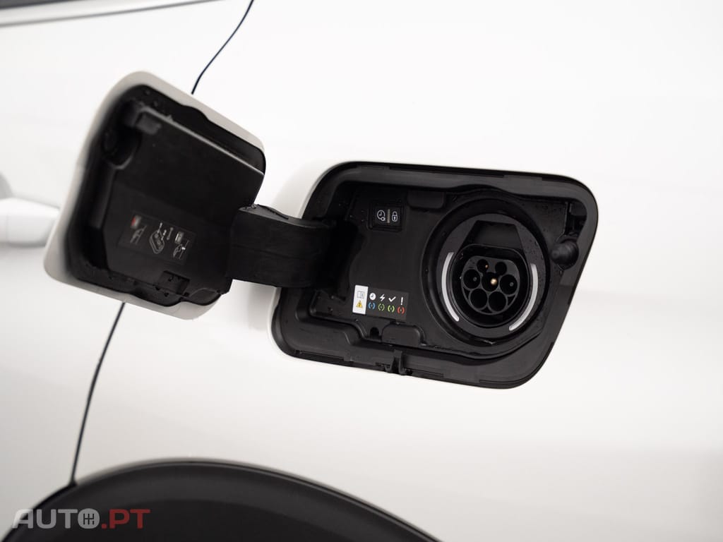 Peugeot 3008 1.6 Hybrid GT Pack e-EAT8