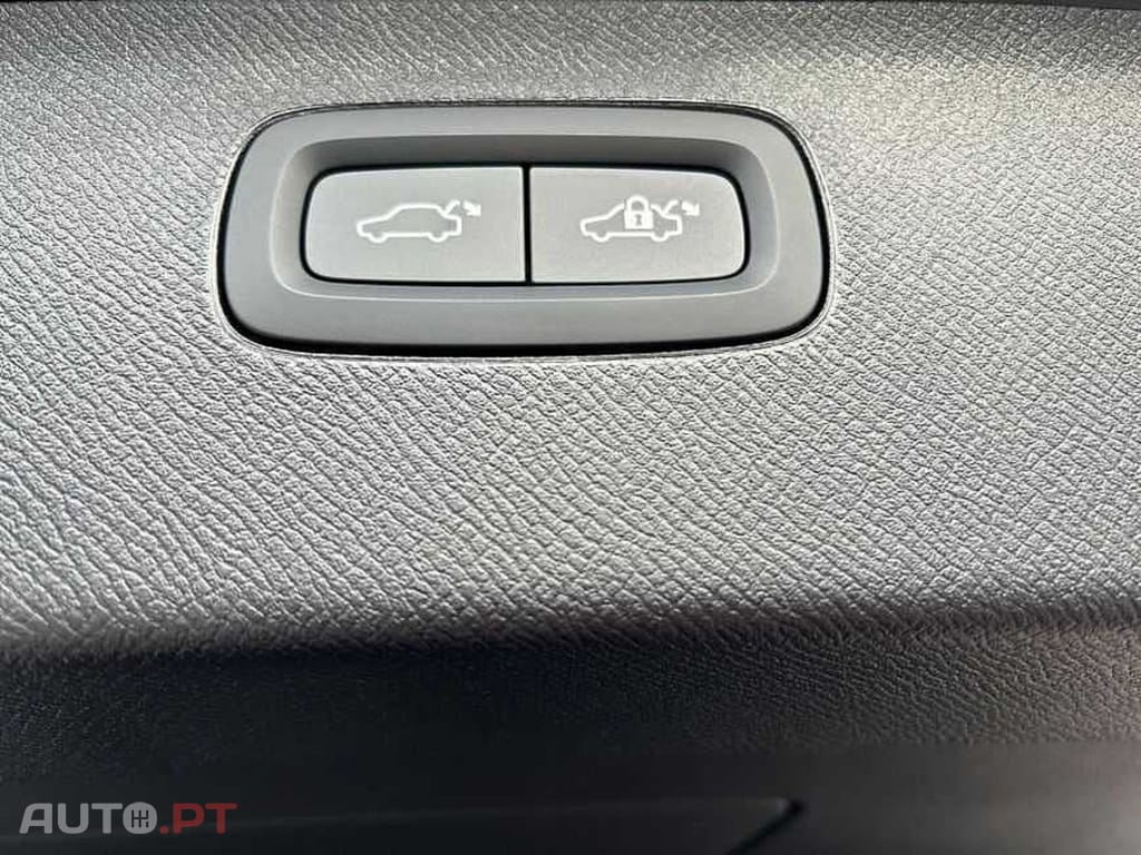 Volvo XC90 T8 AWD Recharge I.V.A DEDUTIVEL 