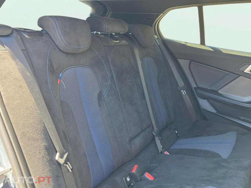 BMW 118 i Pack Desportivo M Auto