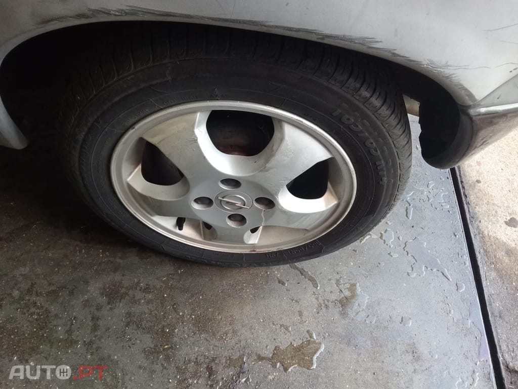 Opel Corsa 100
