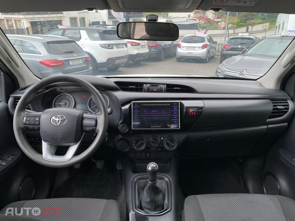 Toyota Hilux 2.4 D-4D 2WD CD