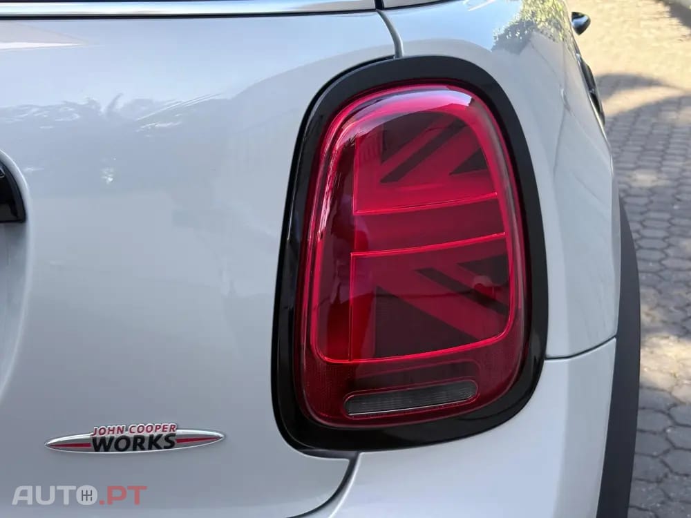 MINI Cooper John Cooper Works Auto Desportiva