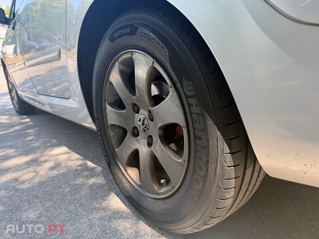 Peugeot 307 BREAK 1.4 GASOLINA A/C