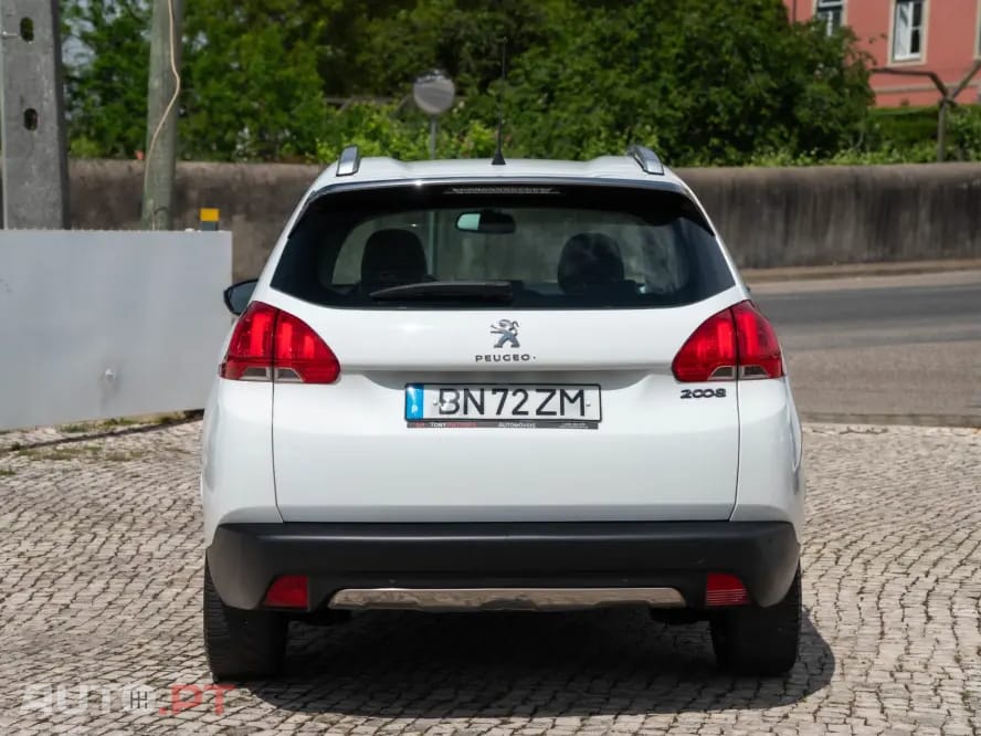 Peugeot 2008 1.2 VTi Allure