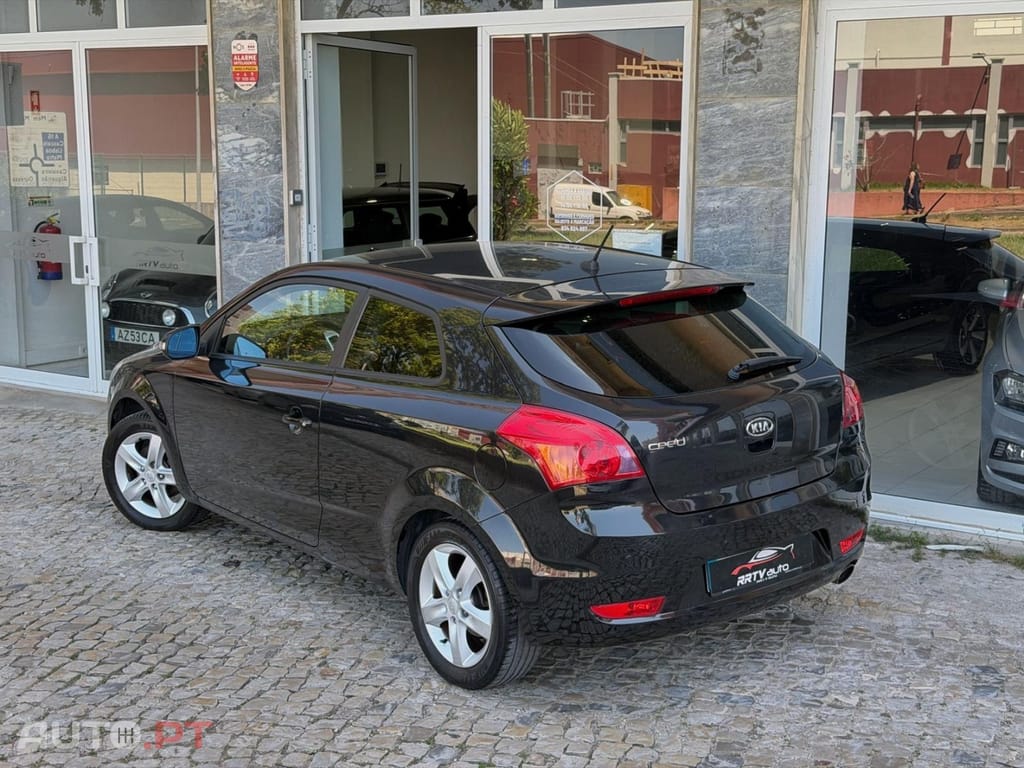 Kia Ceed S Coupé 1.4 CVVT EX ISG