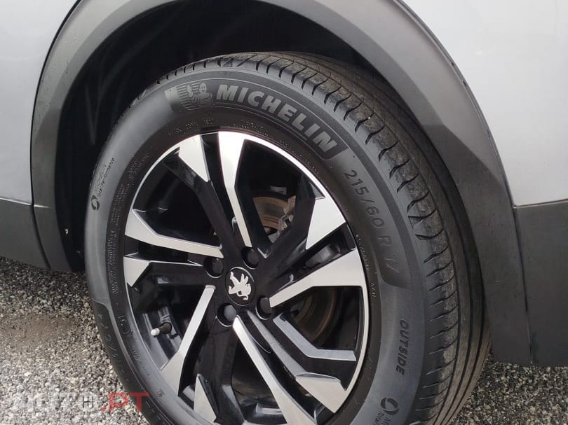 Peugeot 2008 1.2 PureTech Allure EAT8