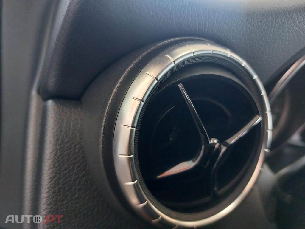 Mercedes-Benz CLA 180 d Shooting Brake