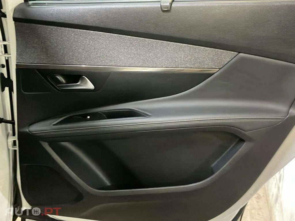 Peugeot 5008 1.5 BlueHDi Allure EAT8