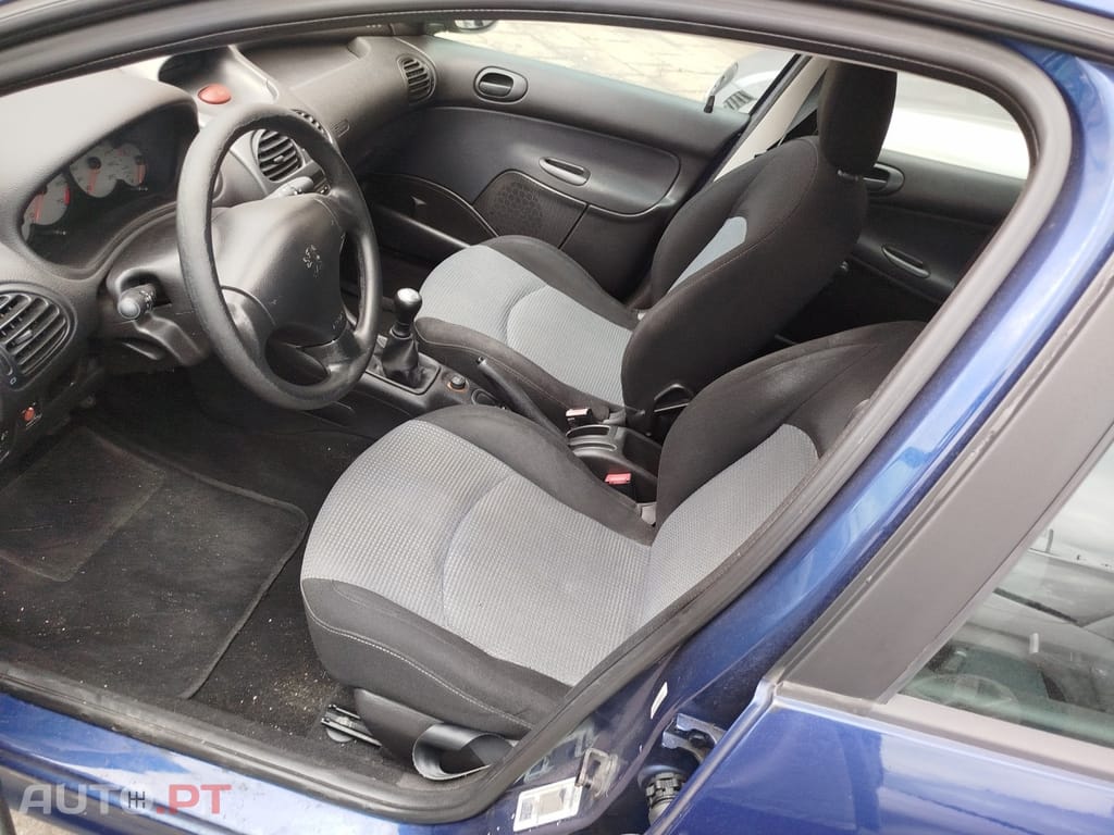 Peugeot 206 1.1 Color Line