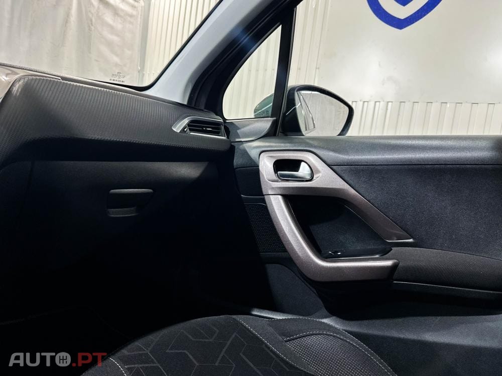Peugeot 2008 1.6 e-HDi Allure 2-Tronic