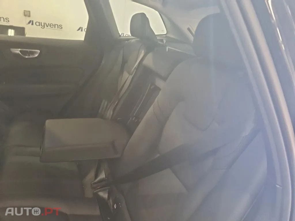 Volvo XC60 2.0 T6 PHEV Plus Dark AWD