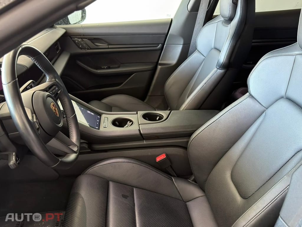 Porsche Taycan Standard