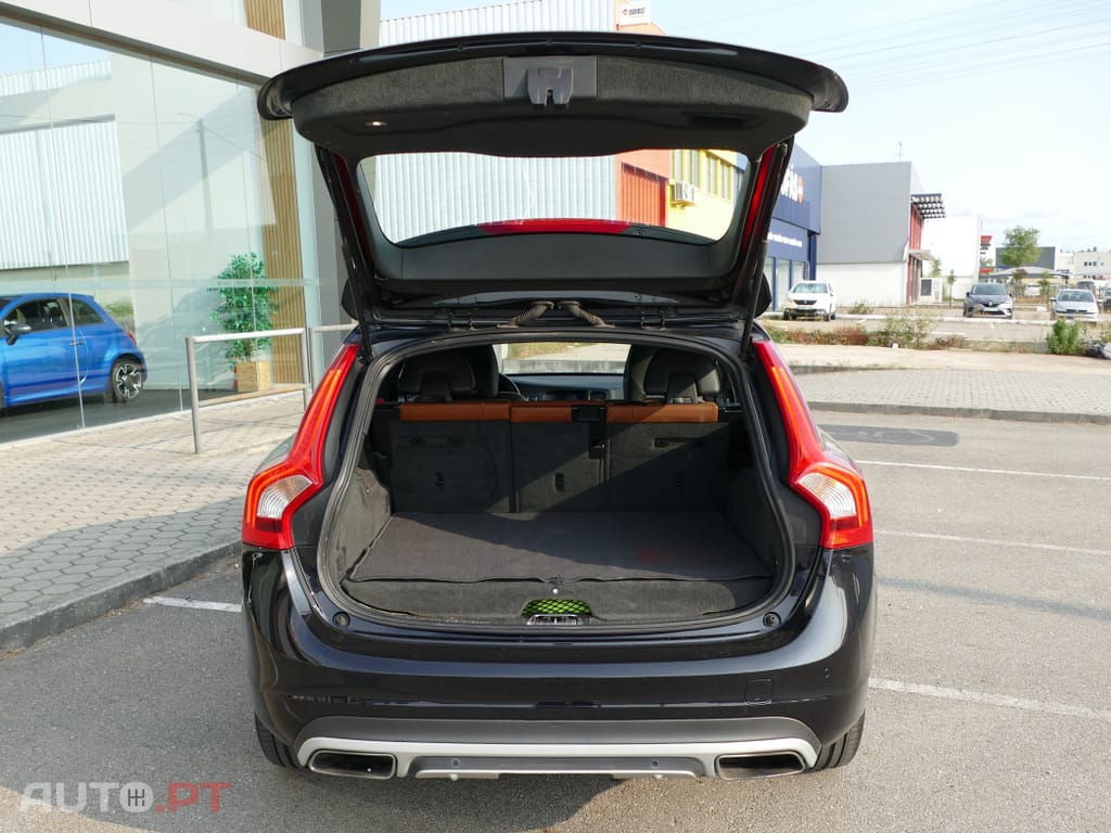 Volvo V60 2.4 D6 Summum AWD Phev