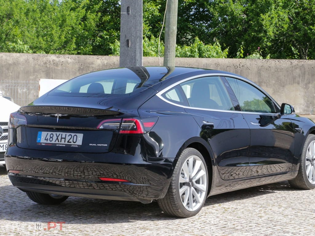 Tesla Model 3 Long-Range Dual Motor AWD